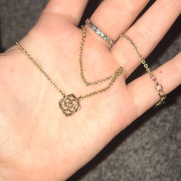 kendra scott gold necklace - Picture 2 of 2